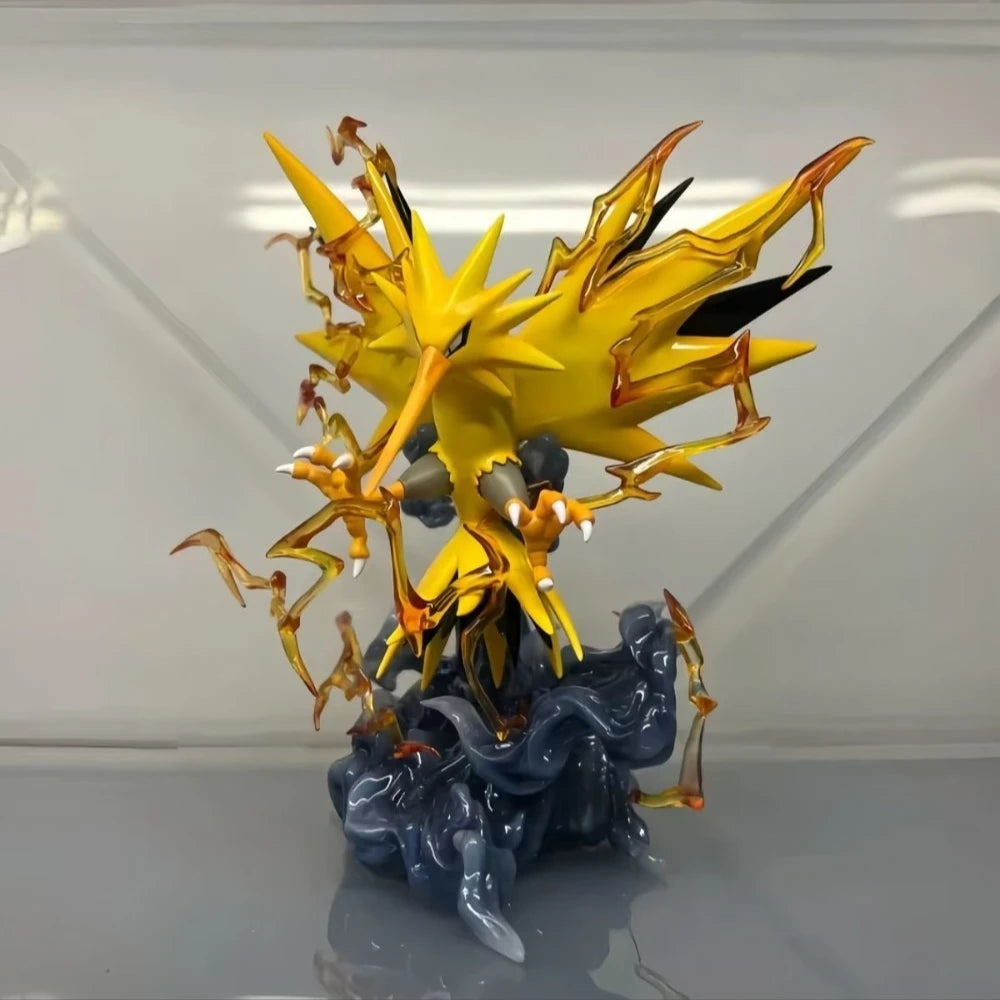 Figura detalhada de Zapdos com cerca de 15.5cm, perfeita para colecionadores e fãs do universo Pokémon.