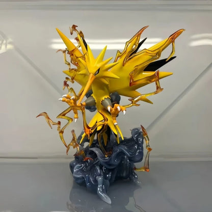 Figura detalhada de Zapdos com cerca de 15.5cm, perfeita para colecionadores e fãs do universo Pokémon.