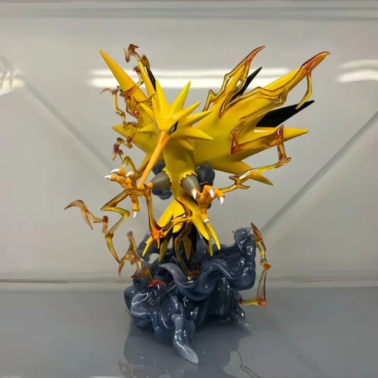 Figura detalhada de Zapdos com cerca de 15.5cm, perfeita para colecionadores e fãs do universo Pokémon.