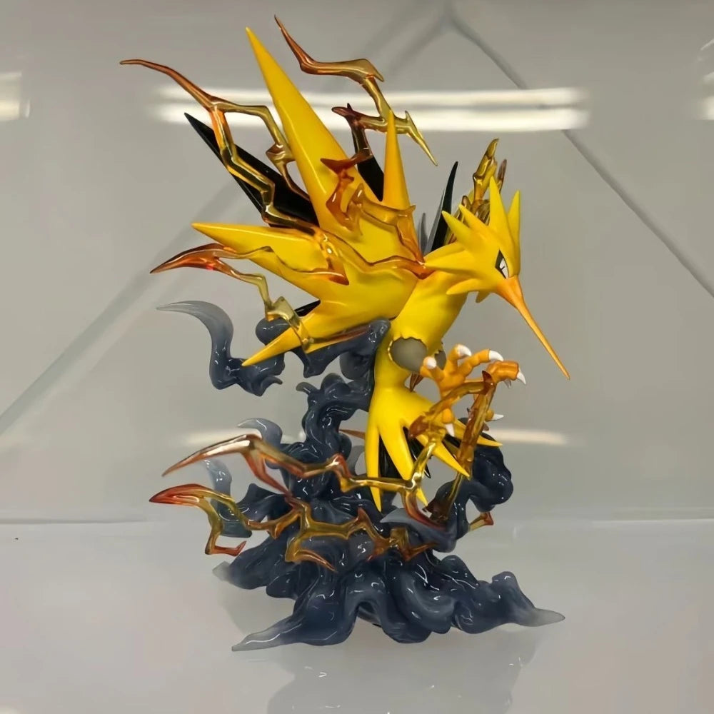 Figura detalhada de Zapdos com cerca de 15.5cm, perfeita para colecionadores e fãs do universo Pokémon.