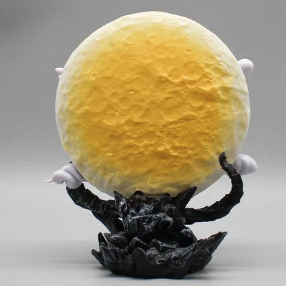 Colecionável One Piece Monkey D. Luffy Gear 5 mede 15cm e possui detalhes vibrantes com iluminação especial.