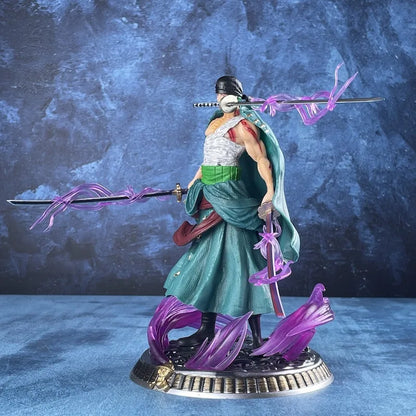 A figura colecionável "Bath Blood Roronoa Zoro" de One Piece mede 21 cm, com detalhes precisos e vibrantes, ideal para coleções.