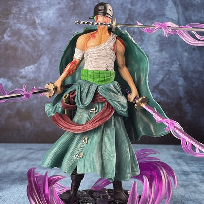 A figura colecionável "Bath Blood Roronoa Zoro" de One Piece mede 21 cm, com detalhes precisos e vibrantes, ideal para coleções.