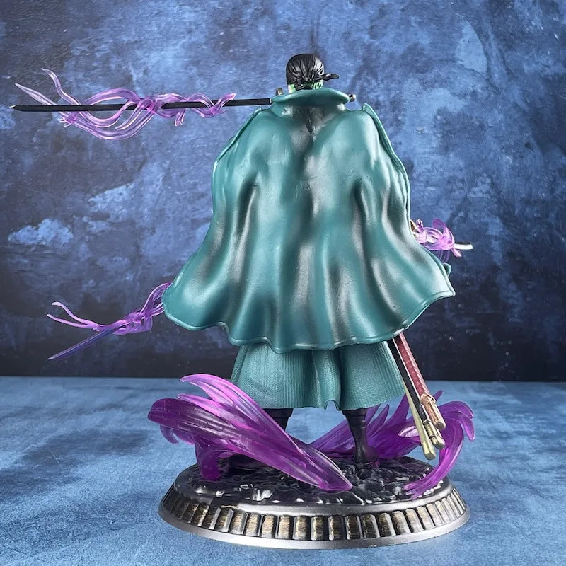 A figura colecionável "Bath Blood Roronoa Zoro" de One Piece mede 21 cm, com detalhes precisos e vibrantes, ideal para coleções.